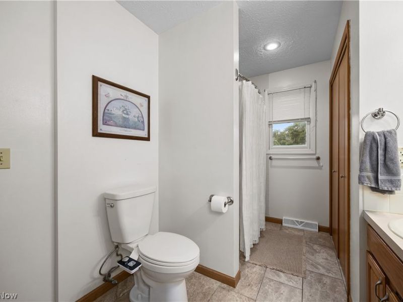 876 Moss Canyon Drive, Amherst, OH 44001 Photo 15