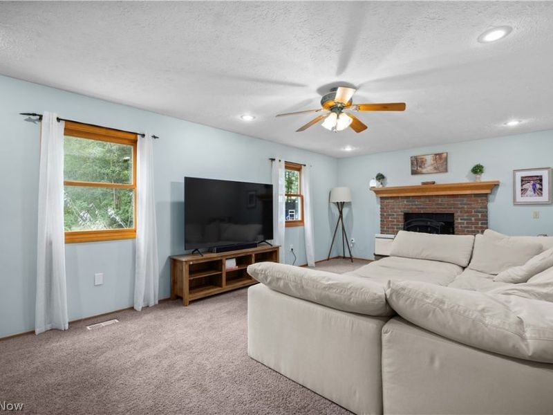 876 Moss Canyon Drive, Amherst, OH 44001 Photo 9