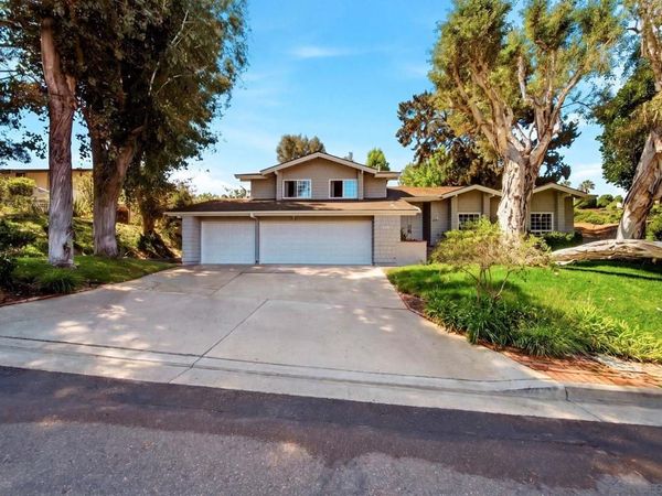 425 Loma Larga, Solana Beach, CA 92075