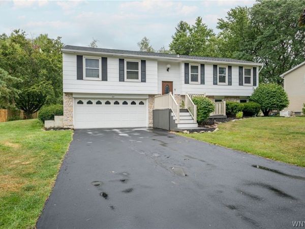 64 Candy Lane , Orchard Park, NY 14127