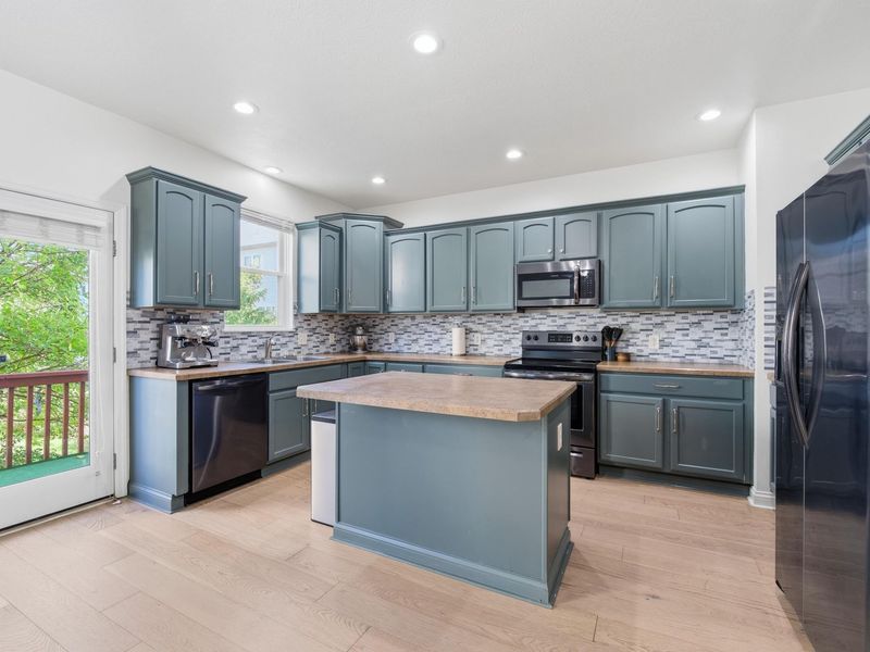 2842 Acarie Drive, Columbus, OH 43219 Photo 8