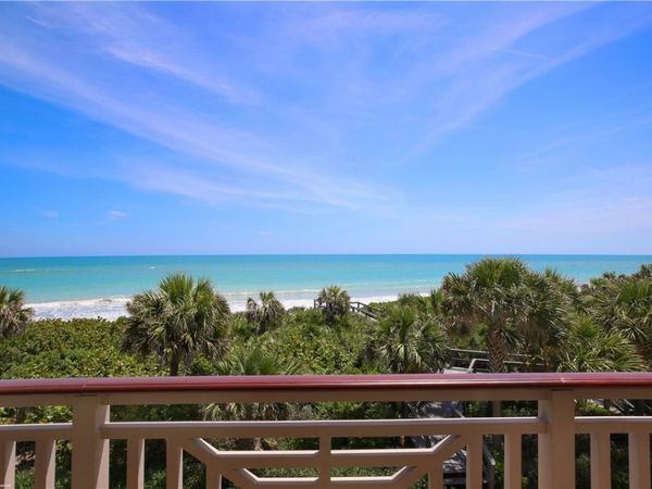 30 Beachside Drive, Unit 201, Vero Beach, FL 32963