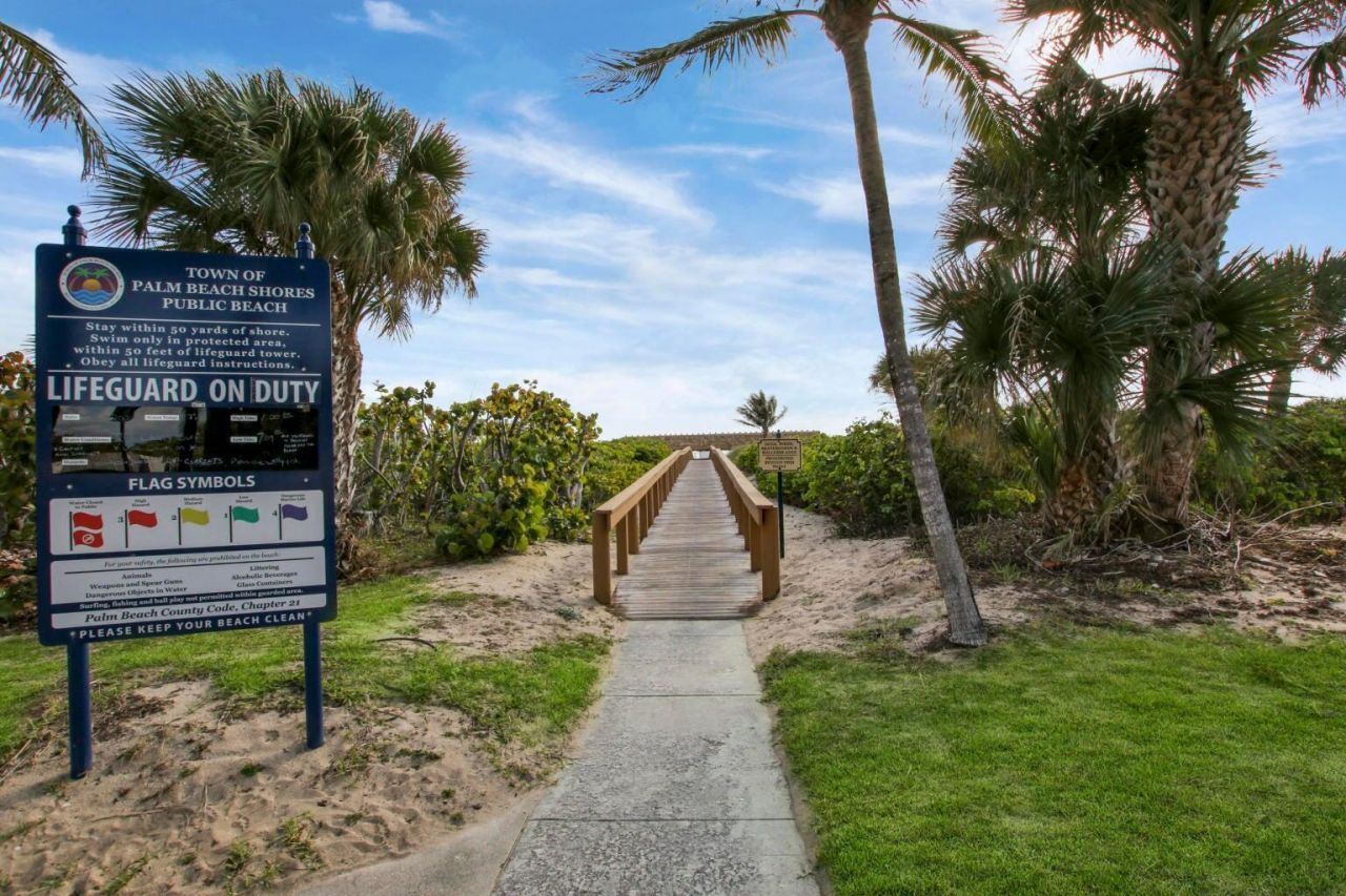 231 Bamboo Road, Unit 4, Palm Beach Shores, FL 33404 Photo