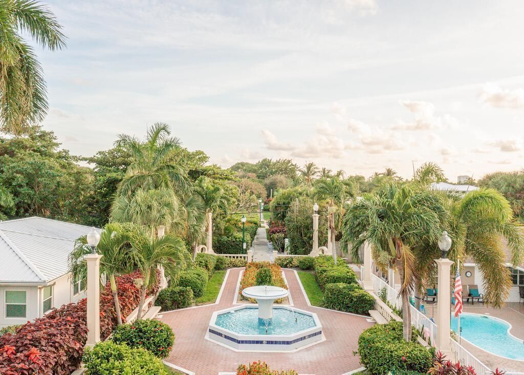 231 Bamboo Road, Unit 4, Palm Beach Shores, FL 33404 Photo