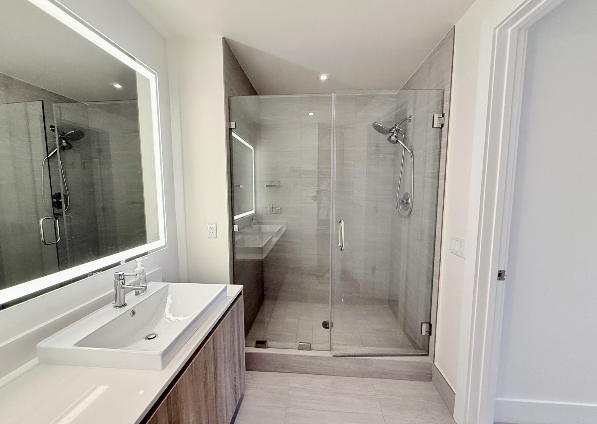 2960 NE 207th Street, Unit 710, Aventura, FL 33180 Photo