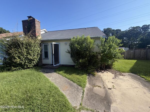 153 Pine Crest Drive, Jacksonville, NC 28546