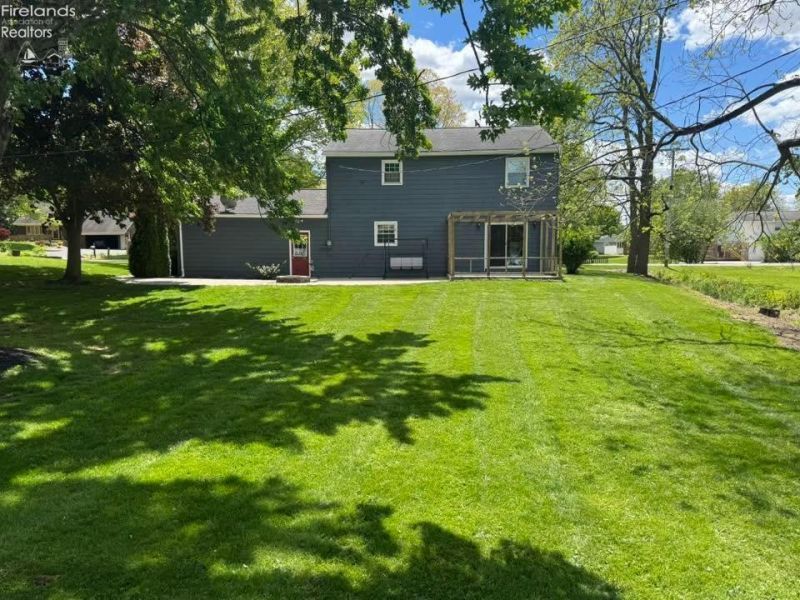25 Cherry Avenue, Tiffin, OH 44883 Photo 2