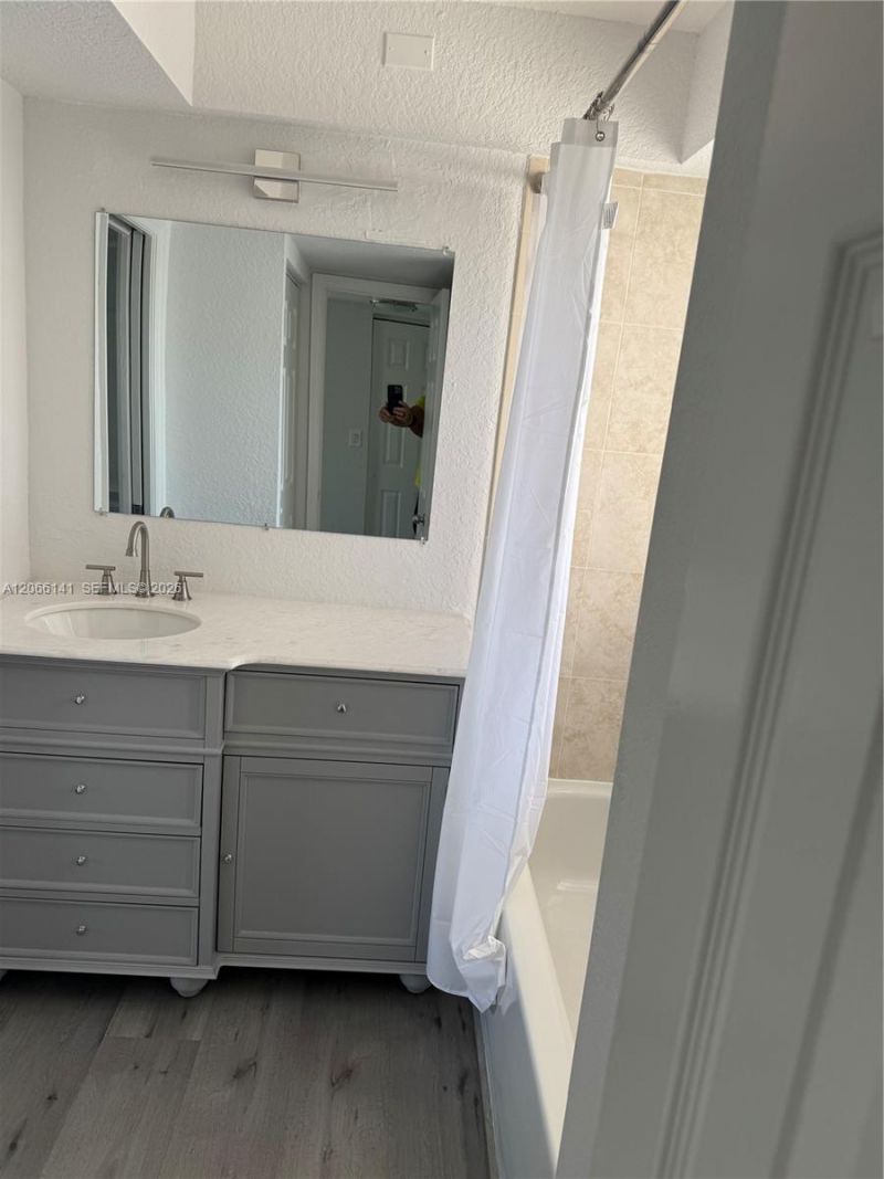 7713 SW 88th St , Unit A315, Miami, FL 33143 Photo