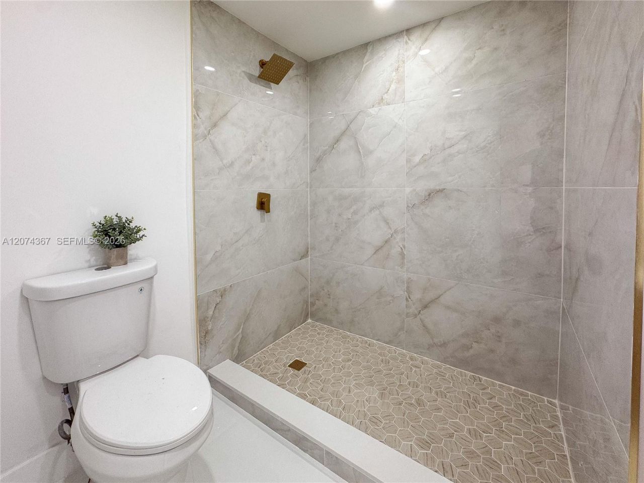 1300 NW 42nd St , Miami, FL 33142 Photo