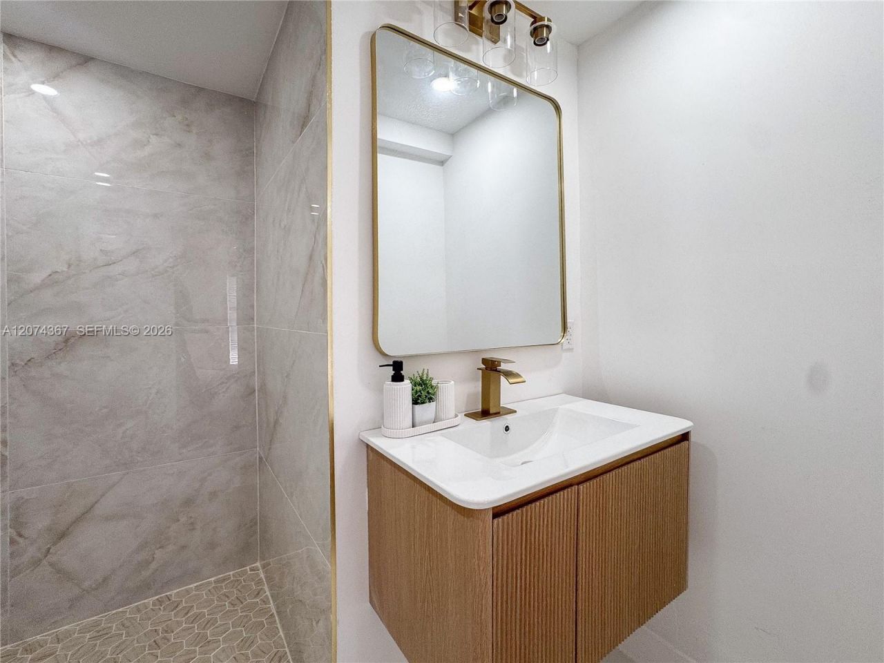 1300 NW 42nd St , Miami, FL 33142 Photo