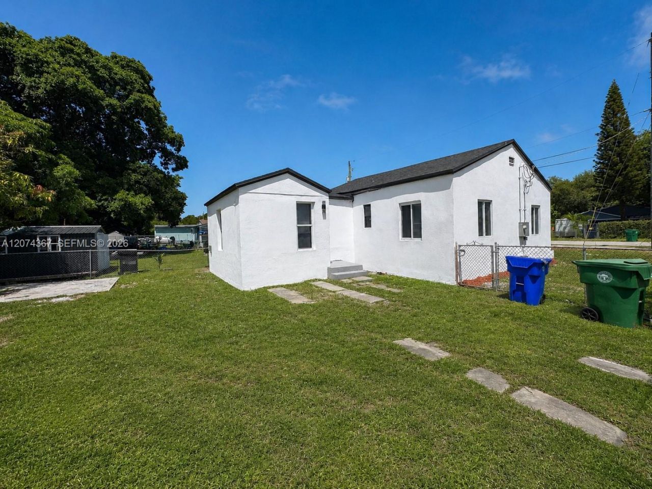 1300 NW 42nd St , Miami, FL 33142 Photo