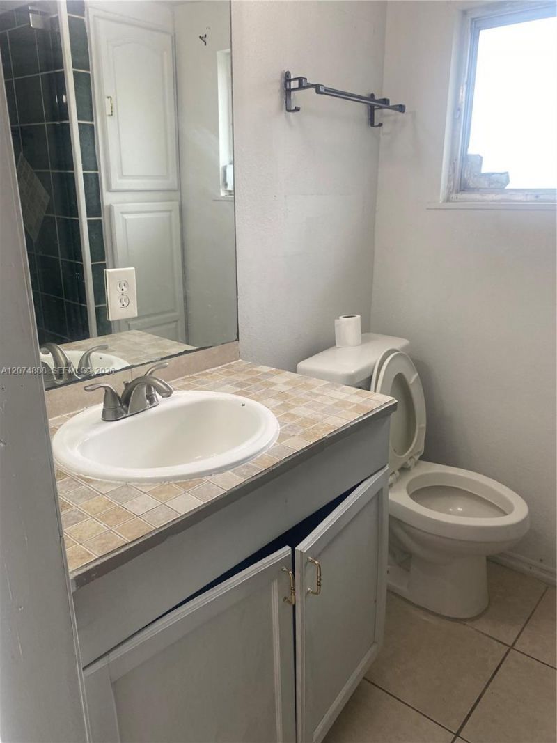 1111 N Vineyard St , Unit -, Lehigh Acres, FL 33936 Photo