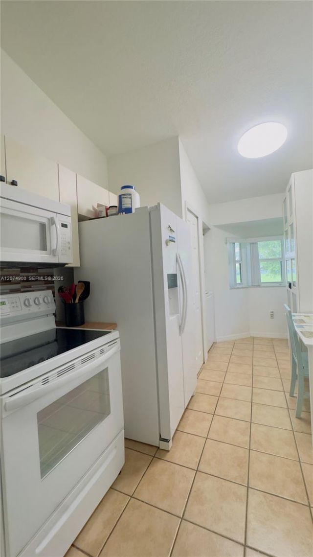 990 NE 33rd Ter, Unit 202, Homestead, FL 33033 Photo