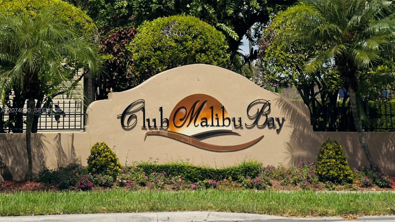 990 NE 33rd Ter, Unit 202, Homestead, FL 33033 Photo