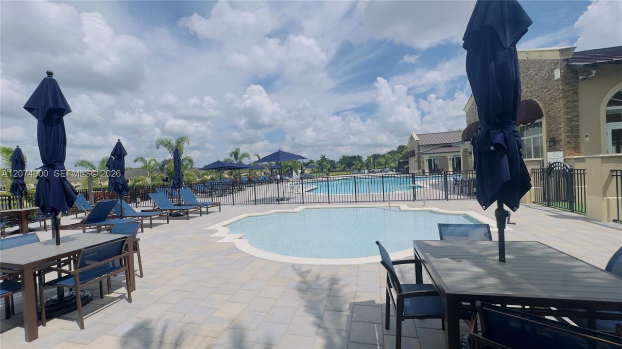 990 NE 33rd Ter, Unit 202, Homestead, FL 33033 Photo