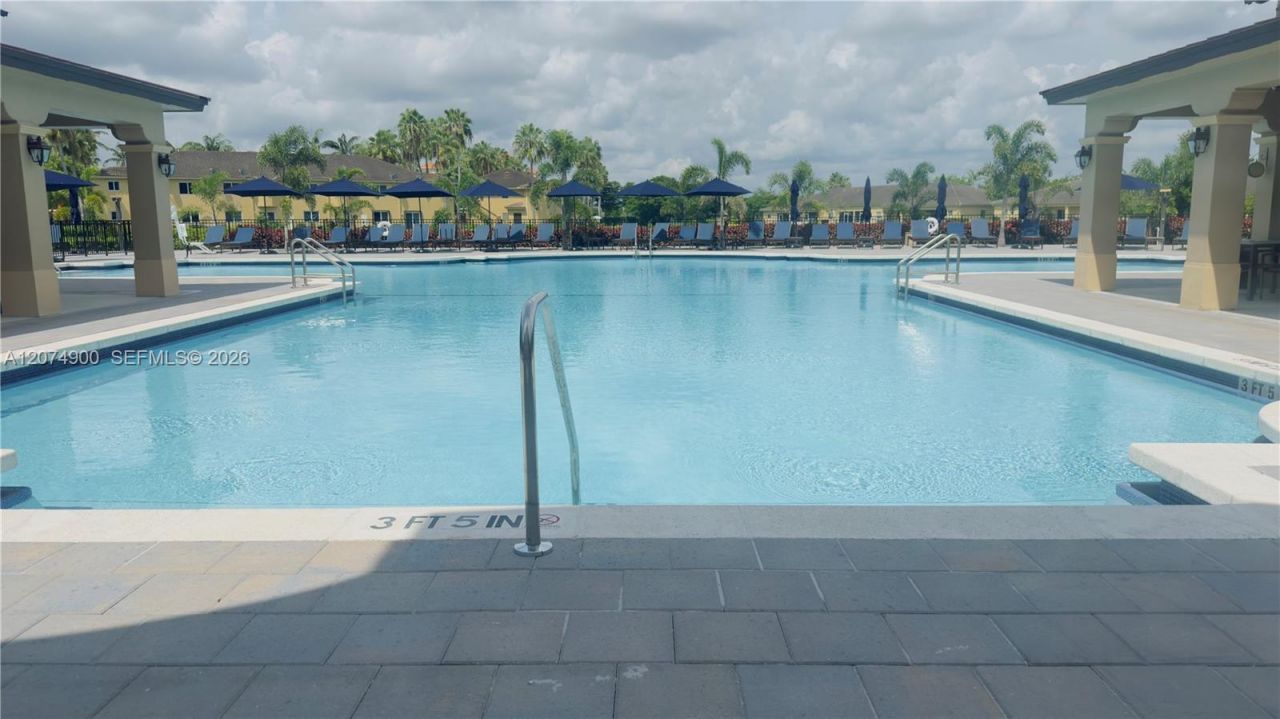 990 NE 33rd Ter, Unit 202, Homestead, FL 33033 Photo