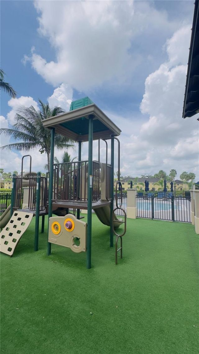 990 NE 33rd Ter, Unit 202, Homestead, FL 33033 Photo