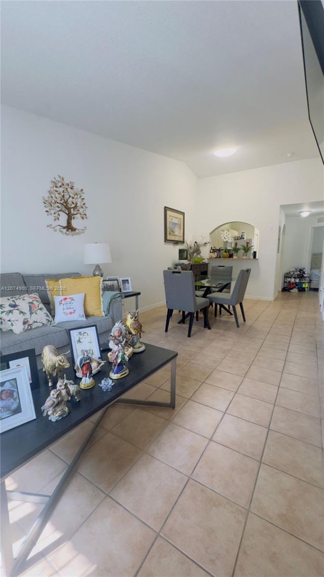 990 NE 33rd Ter, Unit 202, Homestead, FL 33033 Photo