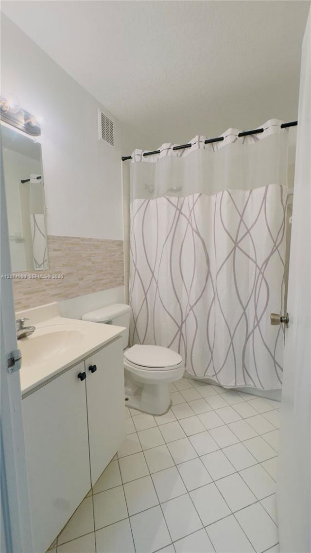990 NE 33rd Ter, Unit 202, Homestead, FL 33033 Photo