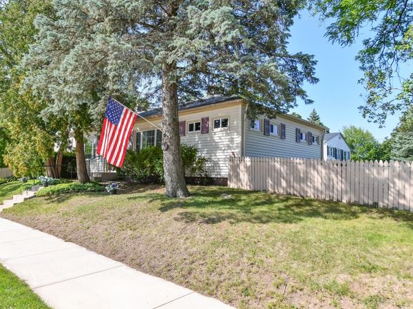 860 Genesee STREET, Unit 862, Waukesha, WI 53186