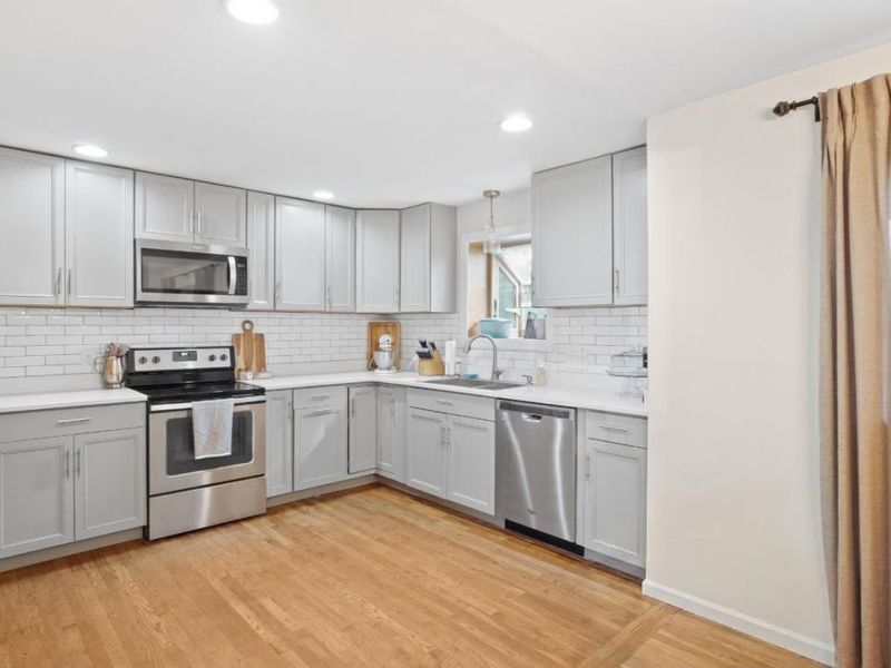 3588 Janlin Court, Cincinnati, OH 45211 Photo 8