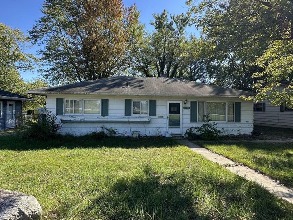 1537 Lake Avenue, Plymouth, IN 46563