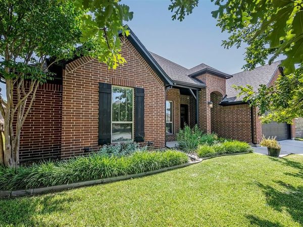 4009 Brookdale Road , Benbrook, TX 76116