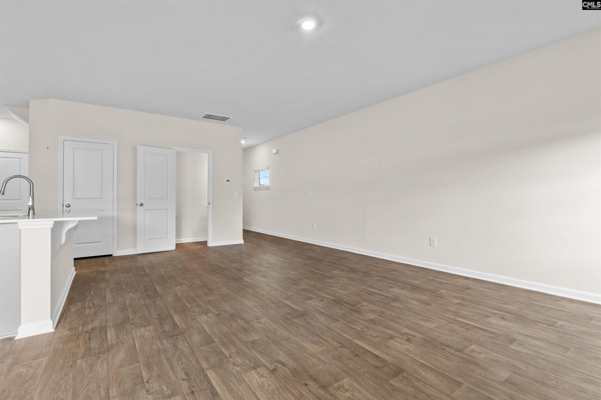 277 South Lake Court  Photo 4