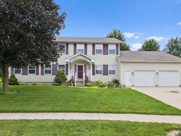 911 Pleasant Hill Drive , De Witt, IA 52742