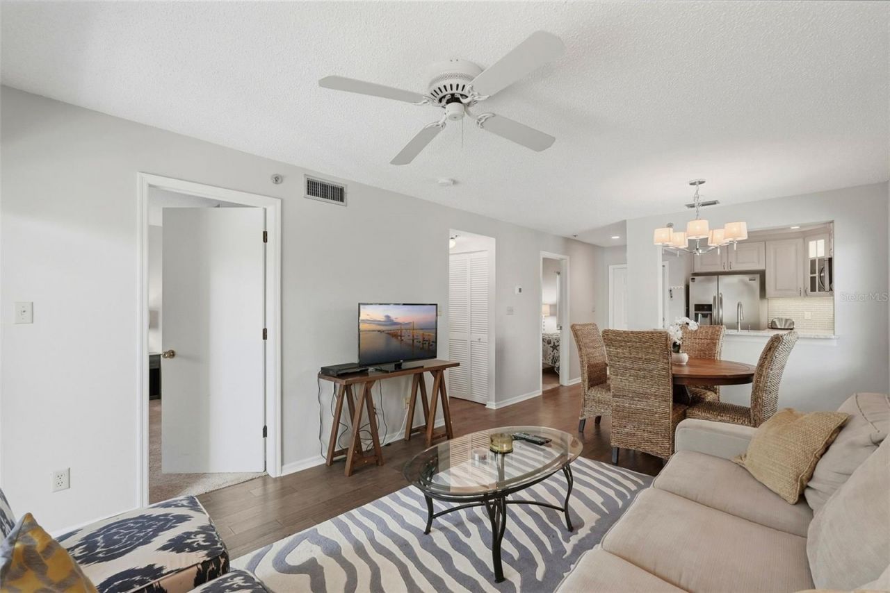 6817 Stones Throw Circle N, Unit 17208, Saint Petersburg, FL 33710 Photo