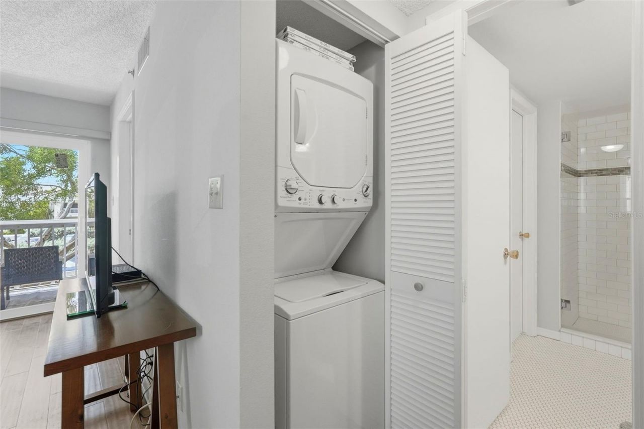 6817 Stones Throw Circle N, Unit 17208, Saint Petersburg, FL 33710 Photo