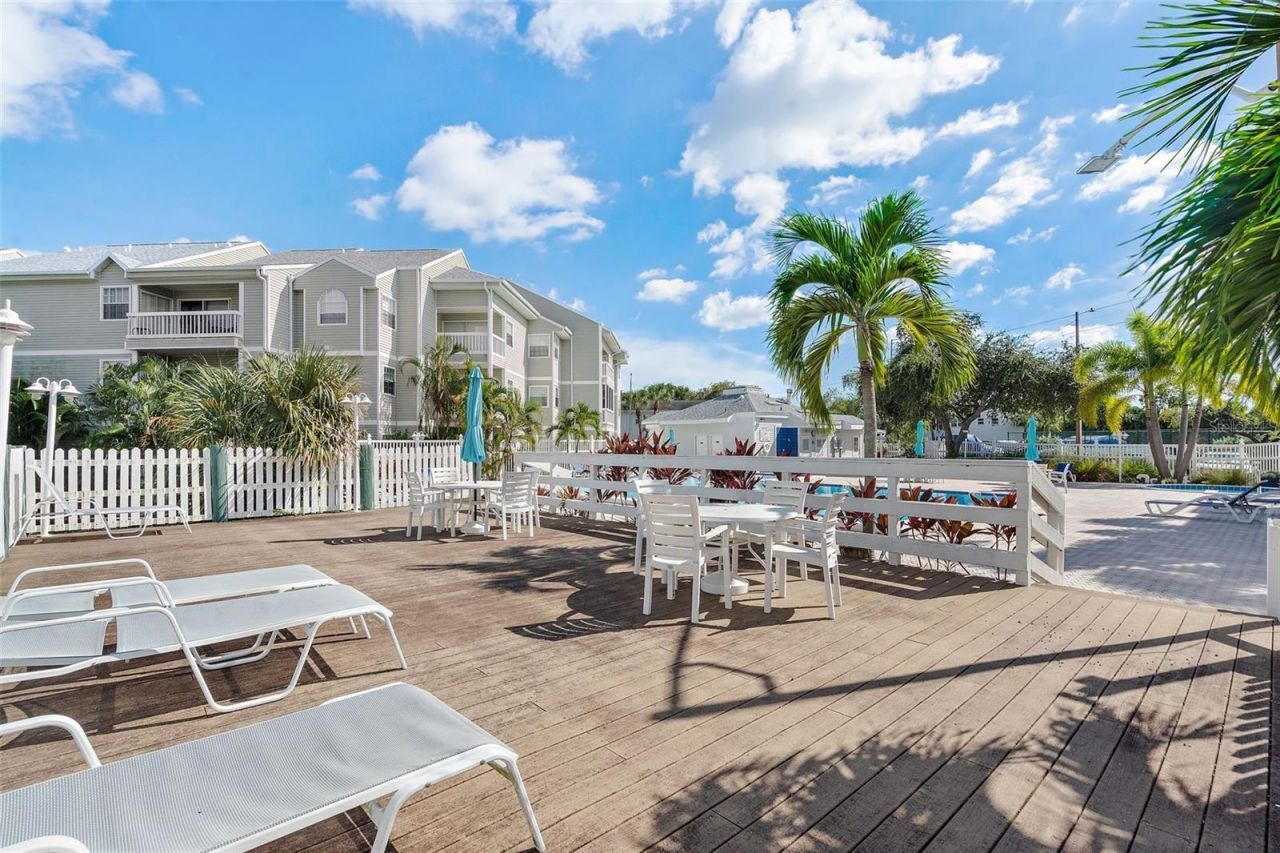 6817 Stones Throw Circle N, Unit 17208, Saint Petersburg, FL 33710 Photo