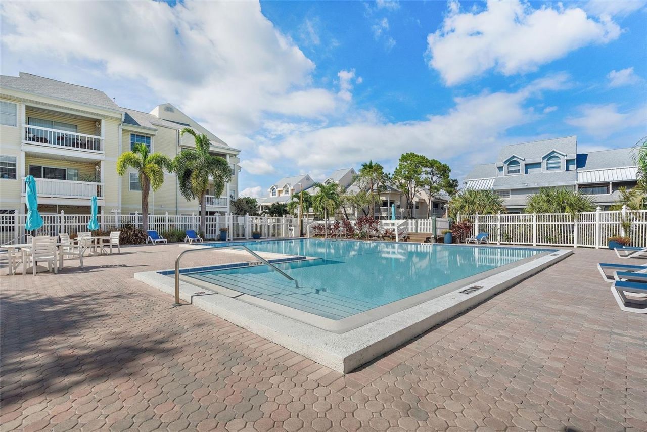 6817 Stones Throw Circle N, Unit 17208, Saint Petersburg, FL 33710 Photo