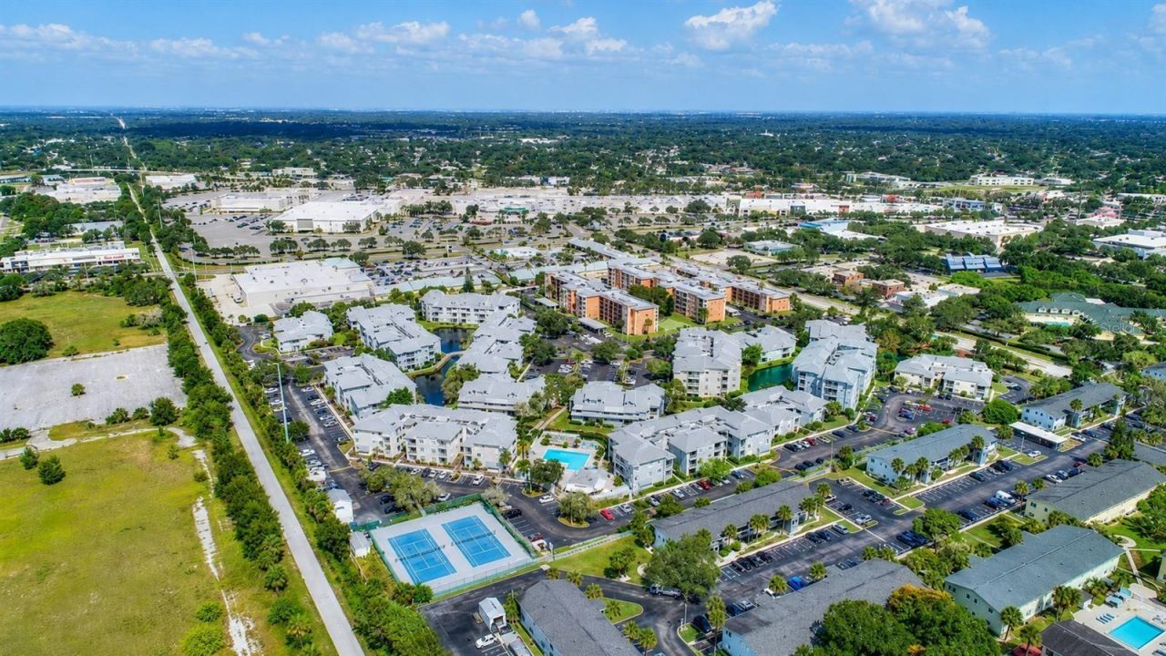 6817 Stones Throw Circle N, Unit 17208, Saint Petersburg, FL 33710 Photo