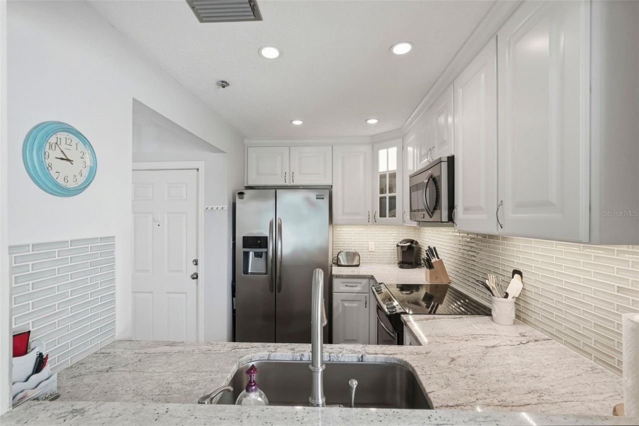 6817 Stones Throw Circle N, Unit 17208, Saint Petersburg, FL 33710 Photo