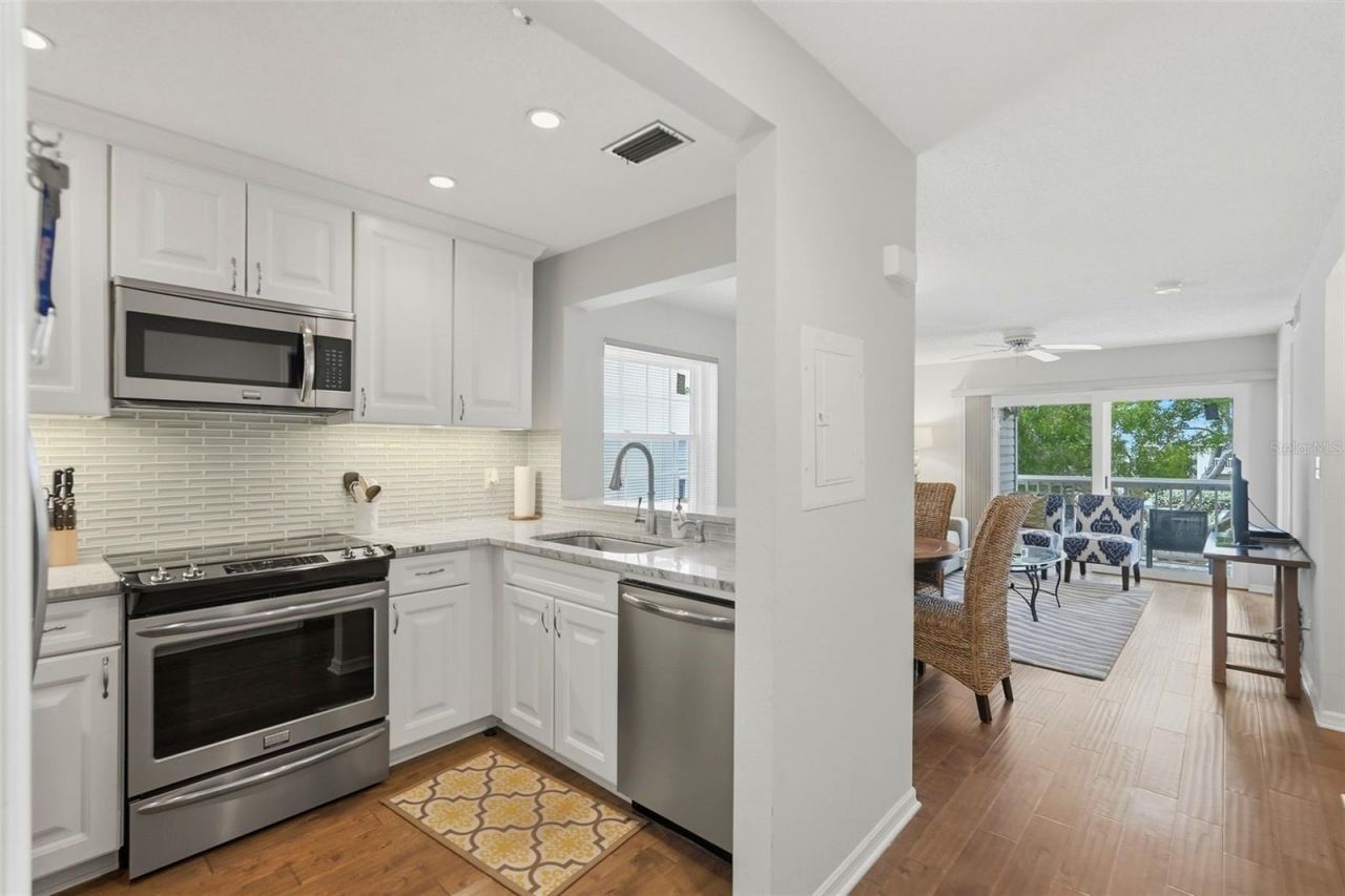 6817 Stones Throw Circle N, Unit 17208, Saint Petersburg, FL 33710 Photo