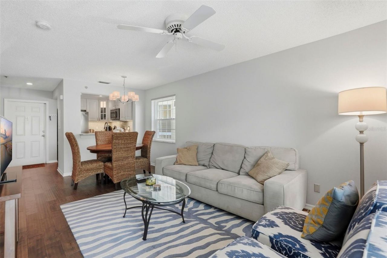 6817 Stones Throw Circle N, Unit 17208, Saint Petersburg, FL 33710 Photo