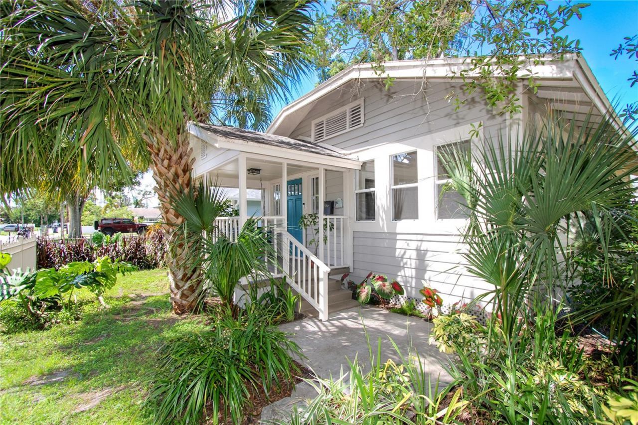 3810 N Darwin Avenue, Tampa, FL 33603 Main Photo