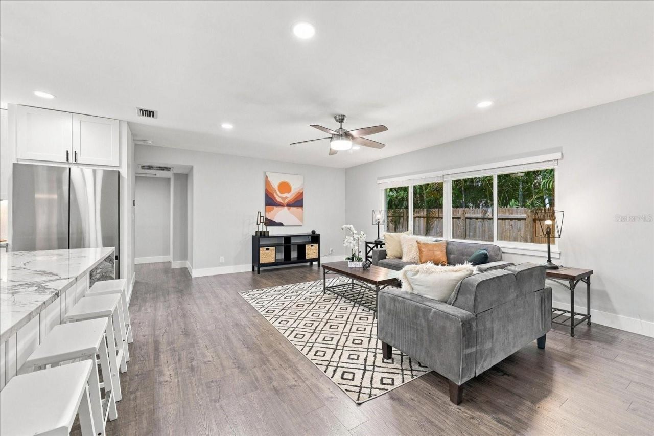 135 24th Avenue Se, Saint Petersburg, FL 33705 Photo