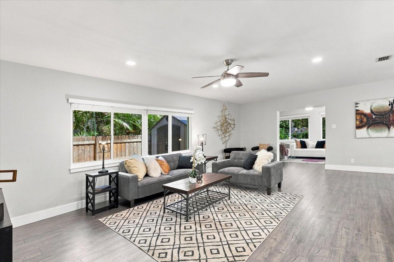135 24th Avenue Se, Saint Petersburg, FL 33705 Photo