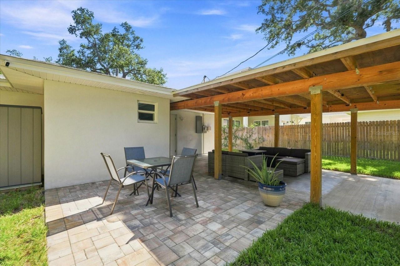 135 24th Avenue Se, Saint Petersburg, FL 33705 Photo