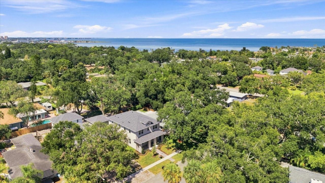 135 24th Avenue Se, Saint Petersburg, FL 33705 Photo