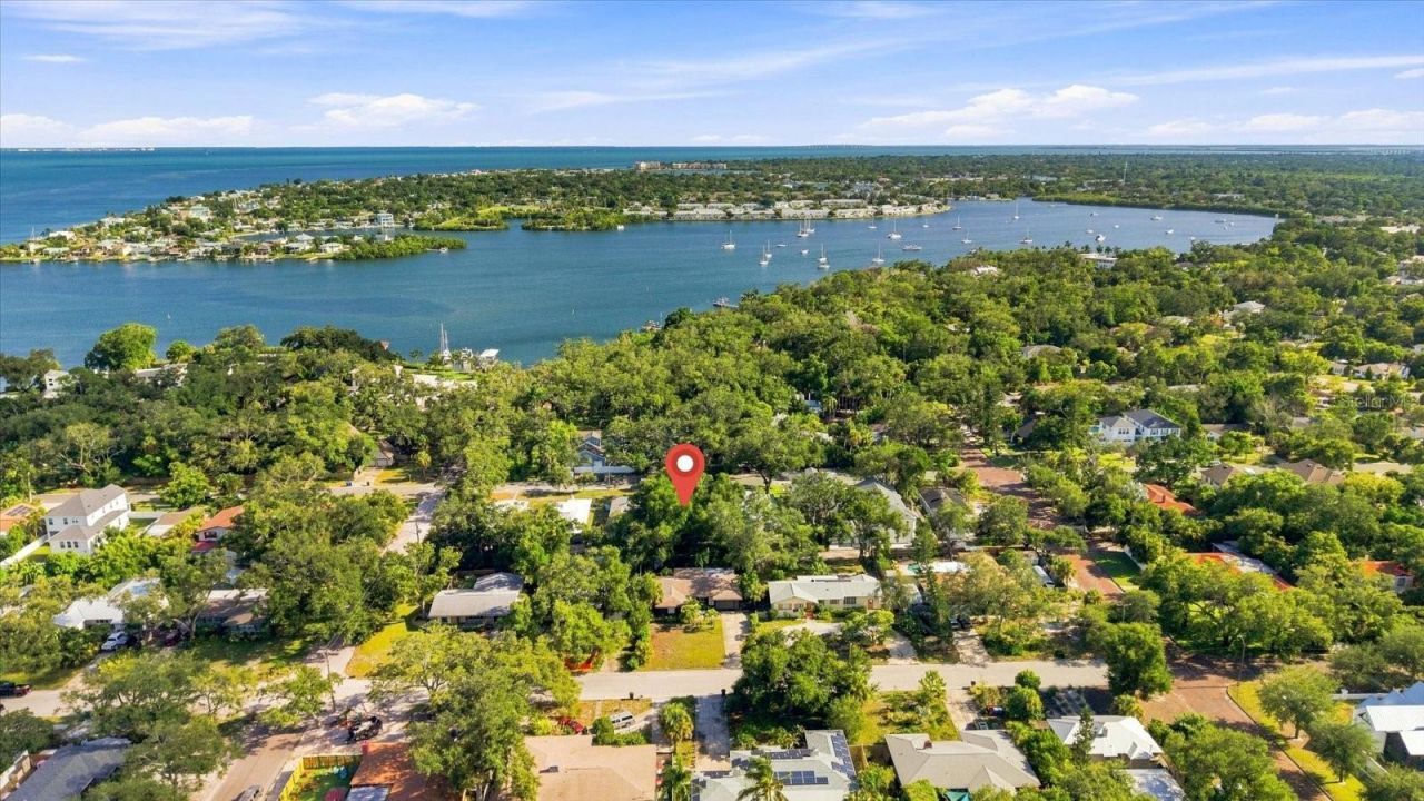 135 24th Avenue Se, Saint Petersburg, FL 33705 Photo