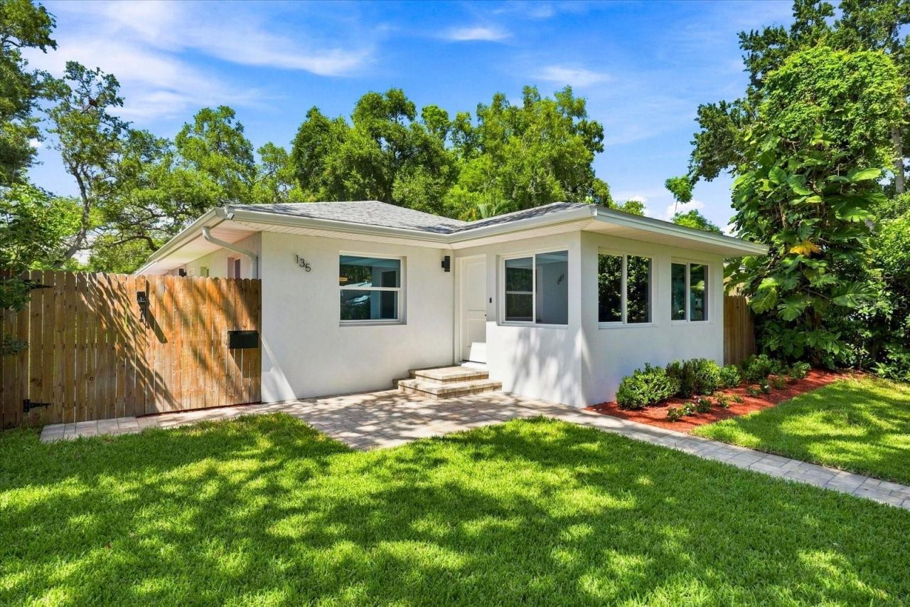 135 24th Avenue Se, Saint Petersburg, FL 33705 Photo