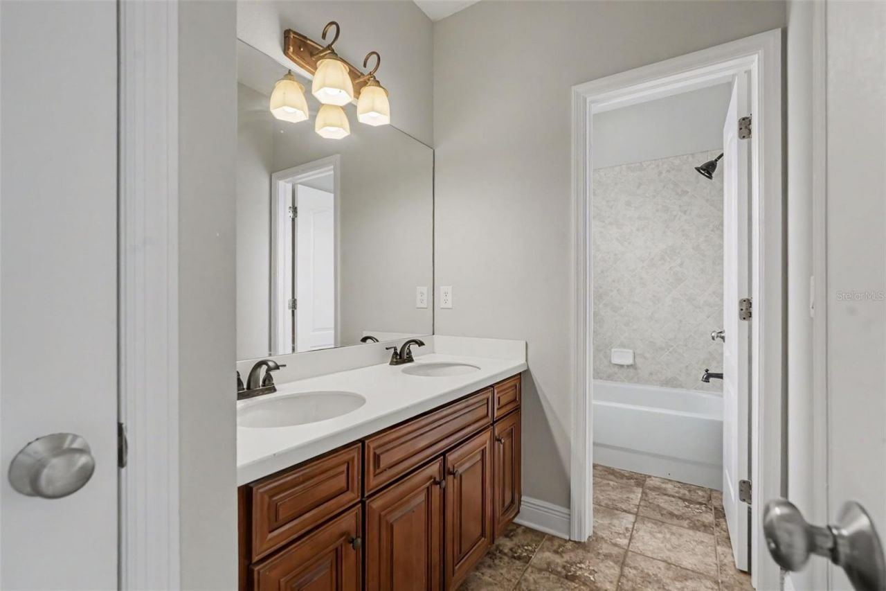 2605 Red Fern Drive, Dover, FL 33527 Photo