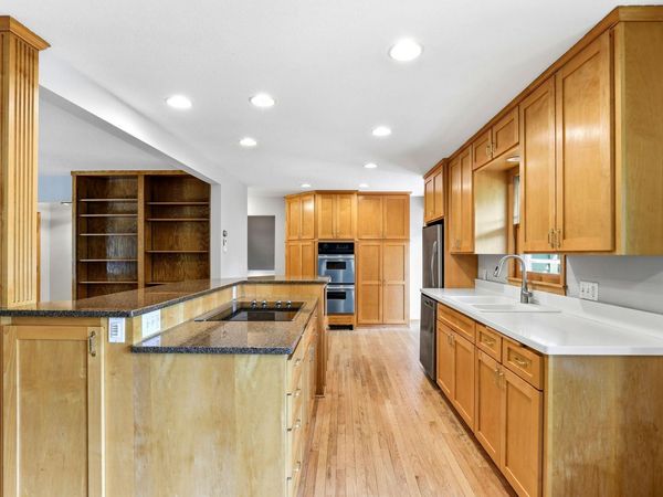1866 Shryer Avenue W, Roseville, MN 55113