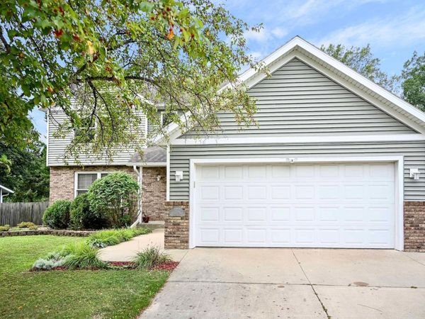 5825 Fairway Drive NW, Rochester, MN 55901