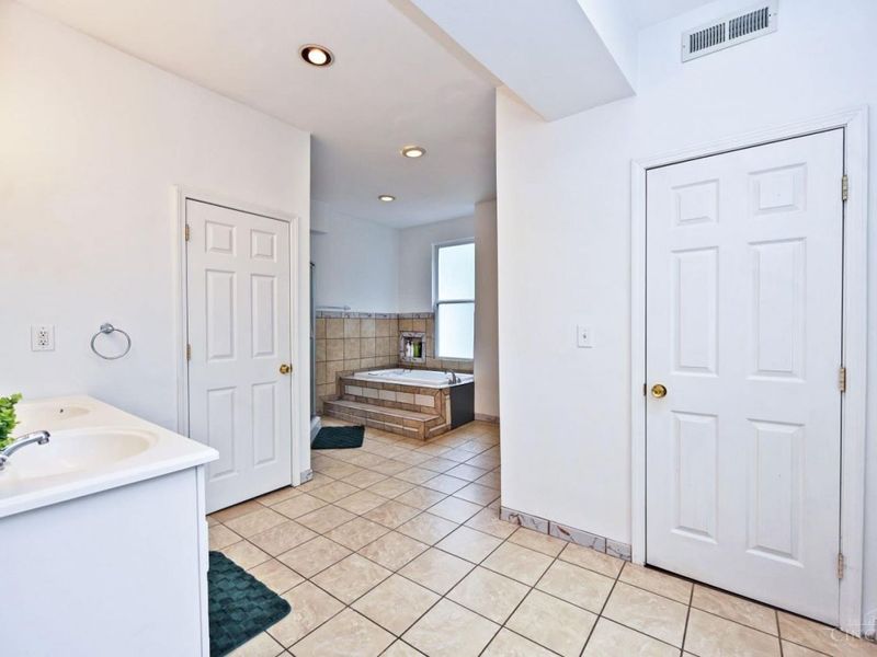 1730 Fairfax Avenue, Cincinnati, OH 45207 Photo 23