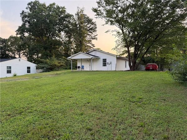 302 Goforth Drive , Thomasville, NC 27360