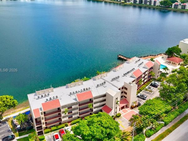 114 Lake Emerald Dr , Unit 409, Oakland Park, FL 33309